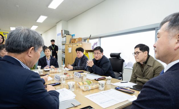 수도권 직매립금지 시행 관련 대비책 점검하는 김성환 장관