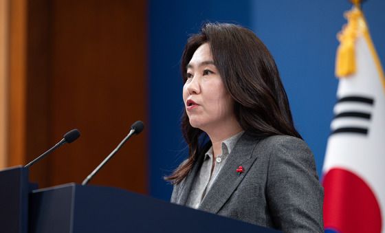 강유정 대변인, 1330일 만의 청와대 출근 관련 브리핑