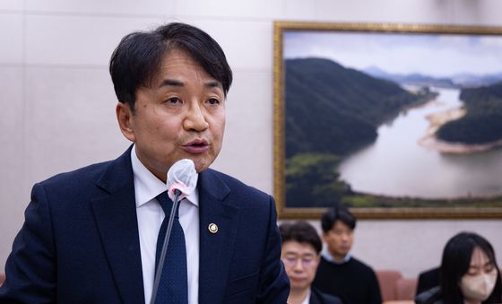 시행령 보고하는 김광용 재난안전관리본부장