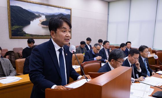 산불 피해구제 특별법 시행령 보고하는 김광용 재난안전관리본부장