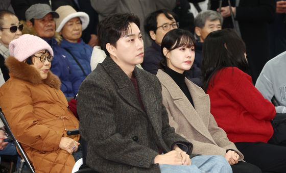 지하철 1역사 1동선 확보 기념행사 참석한 송지은·박위