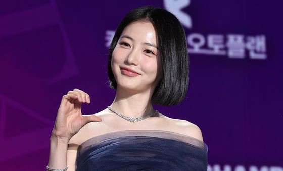 신예은, 나랑 하트 만들어볼래요?