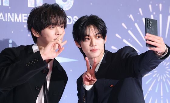 김규빈·도훈, 귀여운 셀카 타임