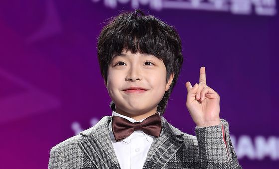 이천무, 사랑스러운 어린 관식