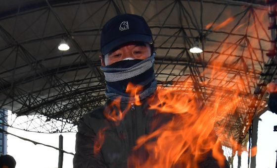 따뜻한 장작불이 필요한 날