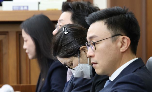 공판 출석한 김건희