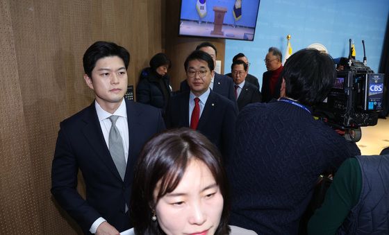 기자회견 마친 국민의힘