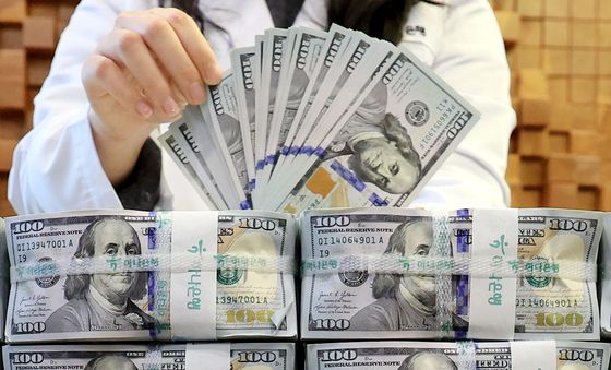 전월 말 보다 18억 4000달러 늘어난 외환보유액