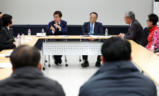 5·18 3단체와 대화하는 조경태