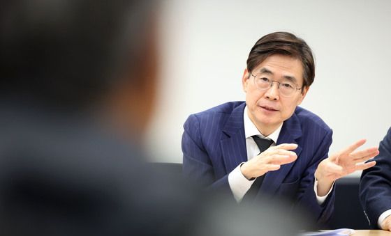 "여러분 의견 건의하겠다"