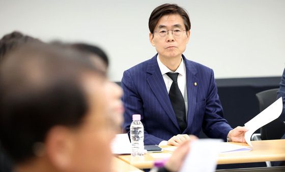 조경태 의원 "정신적 피해 보상 불균형 등 건의할 것"