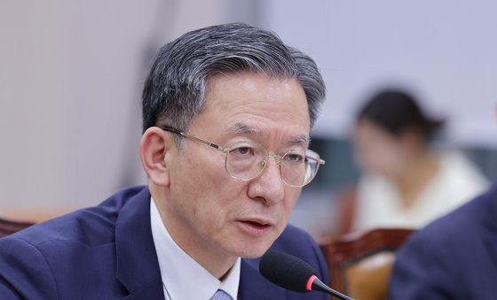 법사위 답변하는 정성호