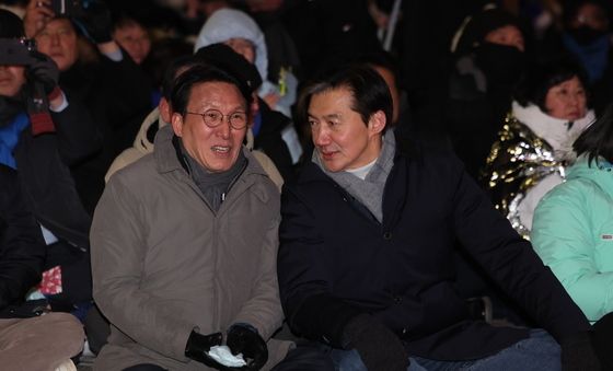 조국 대표와 대화하는 김민석 총리