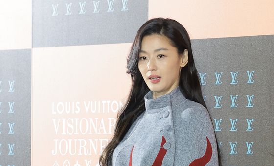 전지현, 자체발광