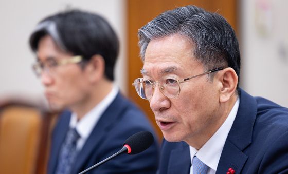 질의 답변하는 정성호 법무부 장관