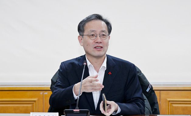 시장상황점검회의 주재하는 이형일 차관