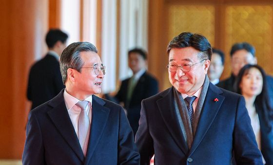국무회의 입장하는 김용범 실장·윤호중 장관