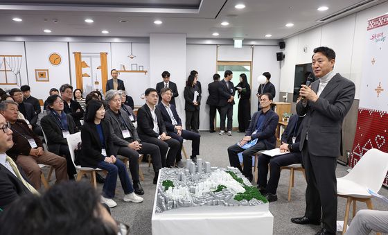 오세훈 시장, 도시계획·정비사업 관련 위원들과 성과 공유