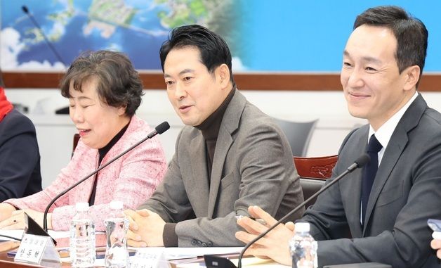 인사말하는 장동혁 대표