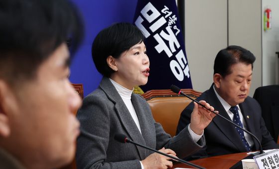 3대특검대응특위 기자간담회 발언하는 전현희 위원장