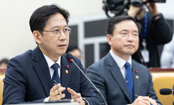 배경훈 부총리 "쿠팡 '셀프조사' 동의 안돼...3300만건 유출 맞다"