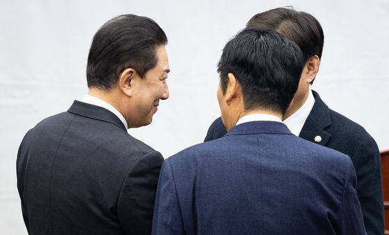 정청래 대표와 대화하는 김병기