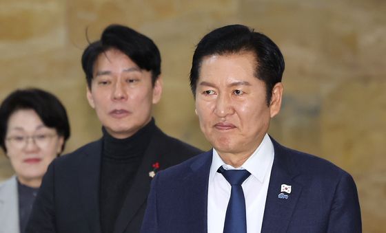 2025년 마지막 국회 본회의 마친 정청래 민주당 대표