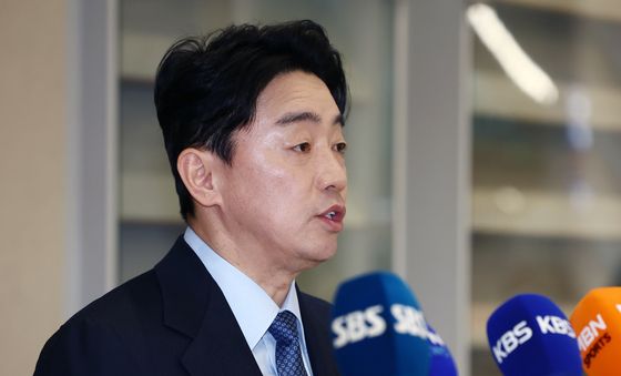 폴란드 방산 계약 성과 브리핑 하는 강훈식 비서실장