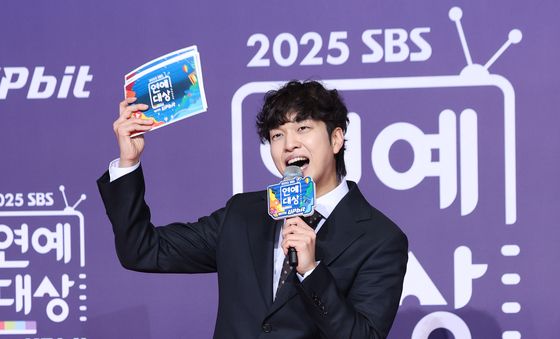 유재필, 2025 마무리는 SBS 연예대상과 함께