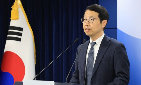 의사인력수급추계위원회의 결과 발표하는 김태현 위원장