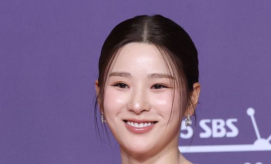 박하얀, 하얀 드레스 입고 SBS 연예대상 참석