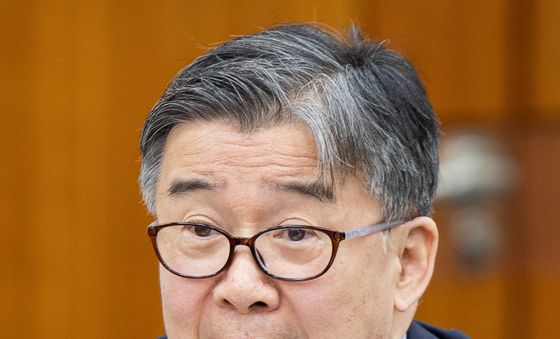 李대통령, 유철환 권익위원장 면직안 재가