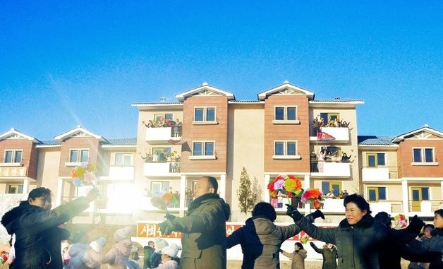 北 안악군 "시공 역량 강화…월지농장 살림집 건설 적극 추진"