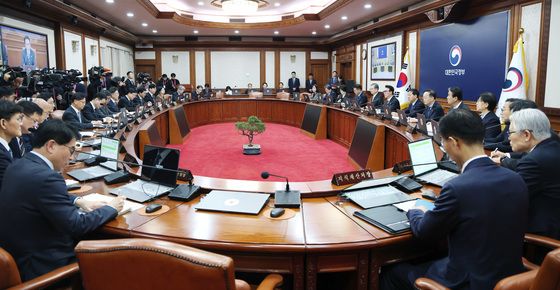 올해 마지막 국무회의 주재하는 김민석 총리