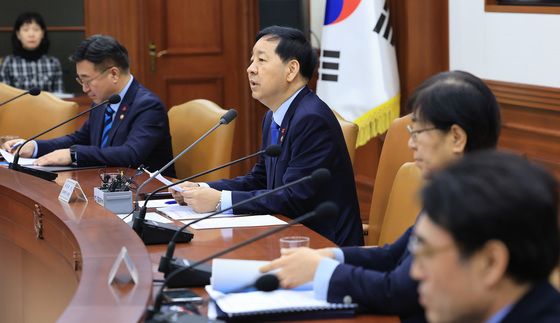 경제관계장관회의 주재하는 구윤철 부총리