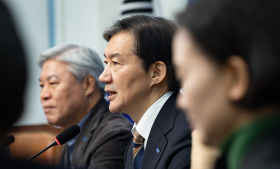 '끝까지 간다' 특위 회의 발언하는 조국 대표