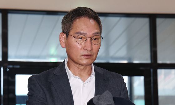 안권섭 특별검사 출근