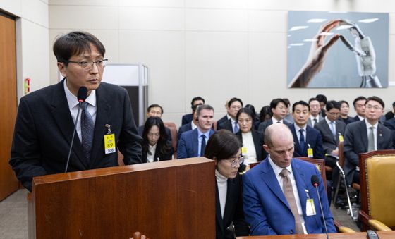 청문회 나란히 선 쿠팡 전·현 대표