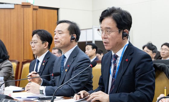 쿠팡 청문회 답변하는 김영훈 장관