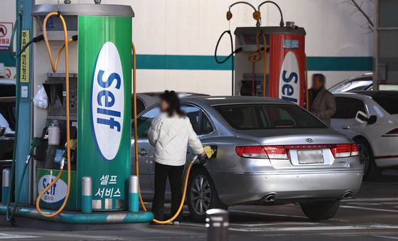 12월 소비자물가 2.3% 상승…고환율에 석유류 '쑥'