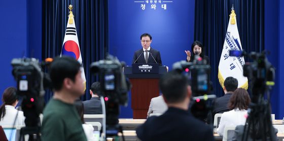 靑 "내년부터 47개 모든 부처로 정책 생중계 확대"