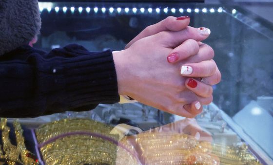 올해 들어서만 70% 상승한 금값