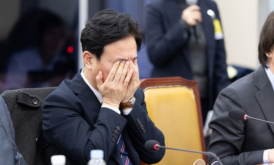 노동장관 "쿠팡 이직 공무원과 접촉 시 패가망신할 줄 알아라"