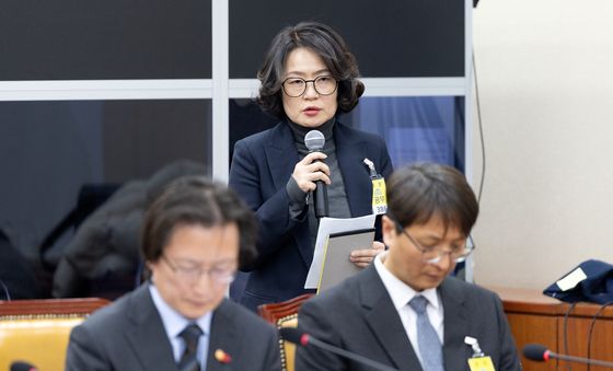 연석 청문회 답변하는 윤혜영 쿠팡 감사위원