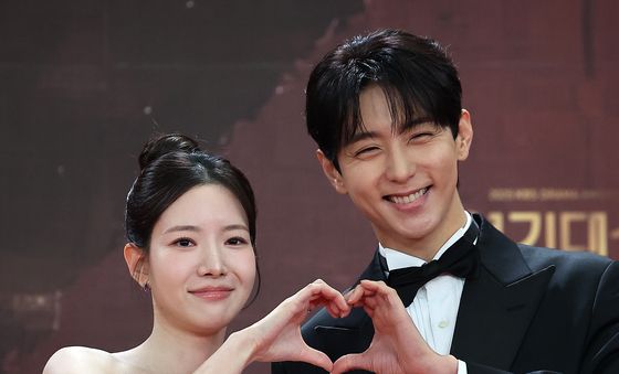 하승리·현우, 달콤한 하트