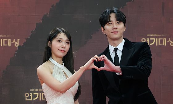 정은지·이준영 '많이 사랑해주세요'