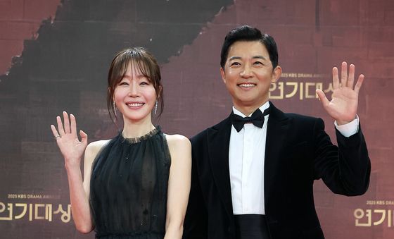 엄지원·안재욱, 독수리 5형제를 부탁해의 주역들