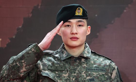 '상병' 권지우, 휴가 쓰고 연기대상 왔어요