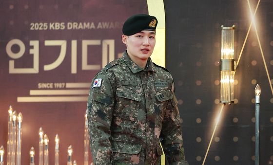 '상병' 권지우, 휴가 쓰고 연기대상 왔어요