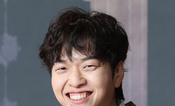 유재필, 2025년 마무리하는 행복 하트